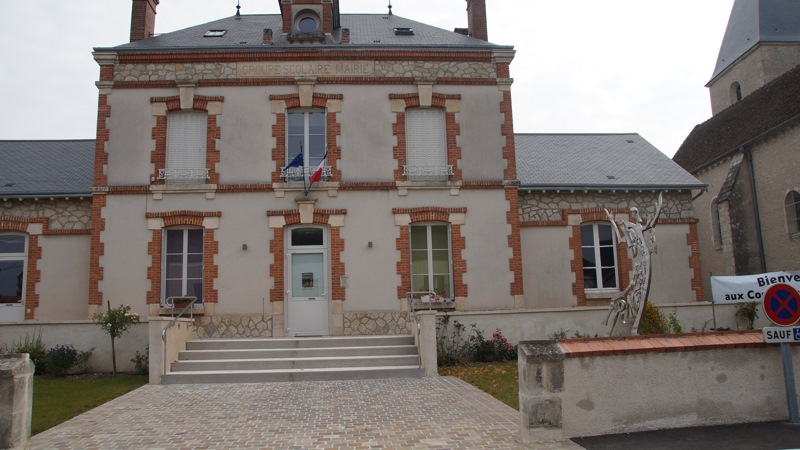 Lire la suite à propos de l’article Modification du nom du village de Courcelles dans le Loiret ?